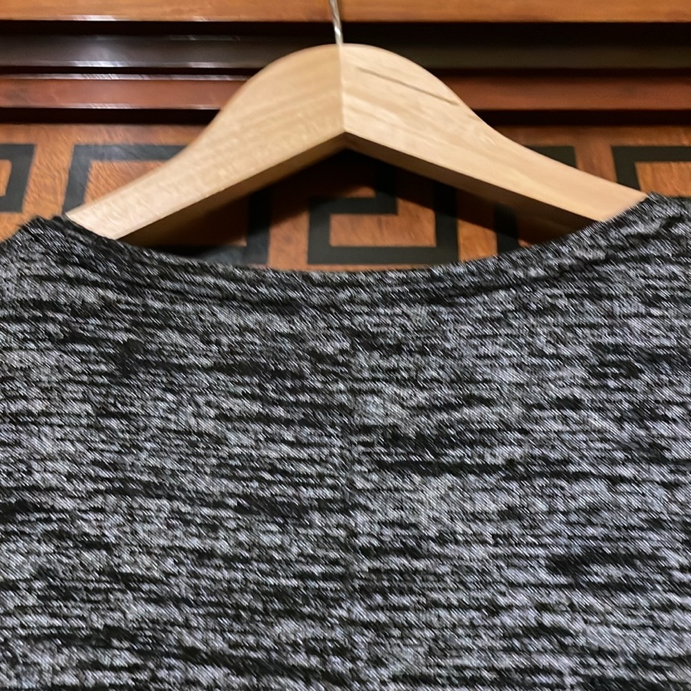 Apt 9 Women's L Black Gray Marled Long Sleeve Top Floral Pocket Stretch Casual - Picture 14 of 15